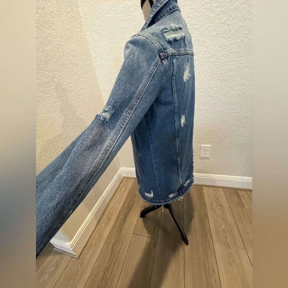 Distressed Long denim jacket - Picture 4 of 14